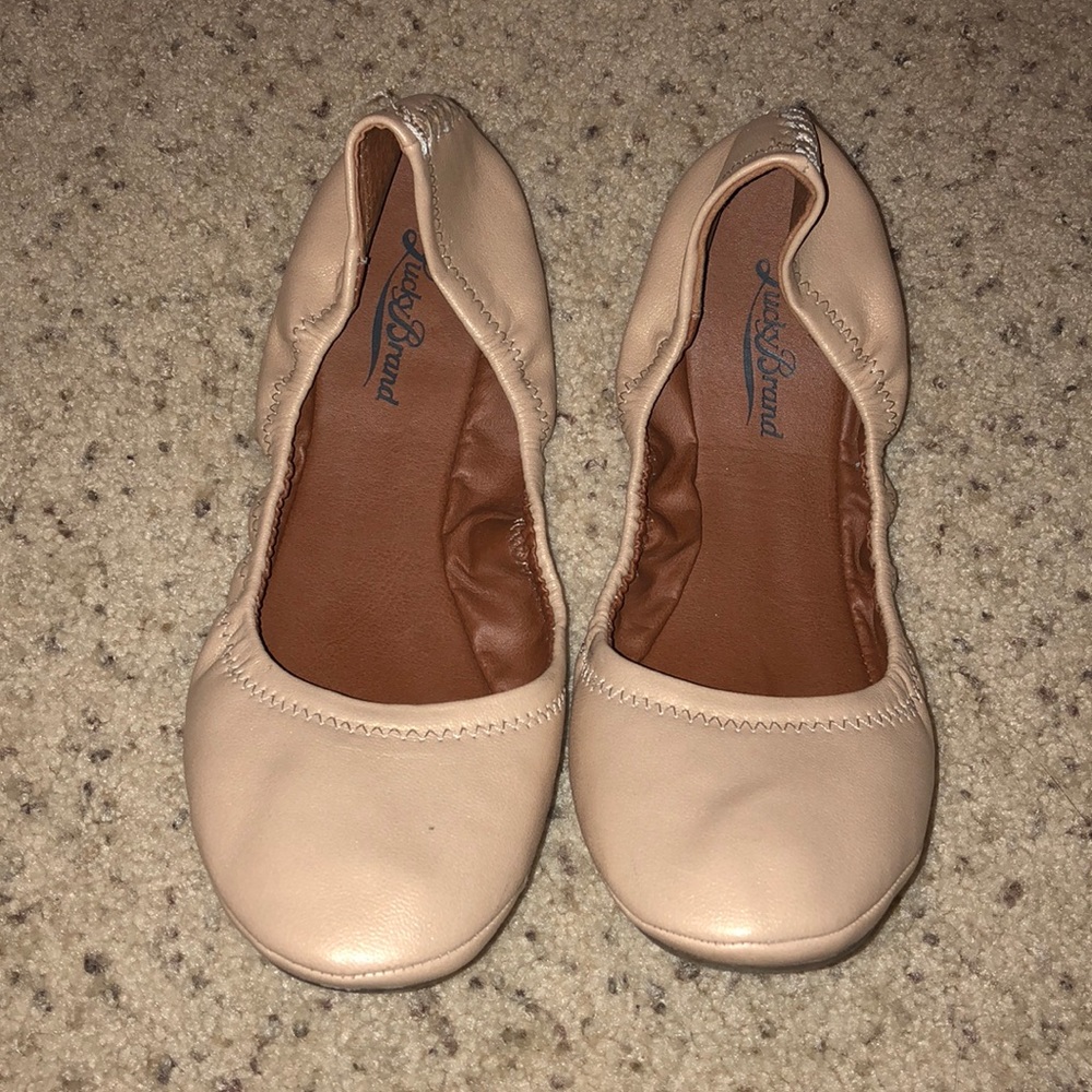 Lucky brand tan flats